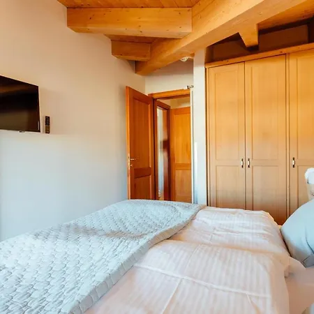 Alexander By Monicare Apartment *